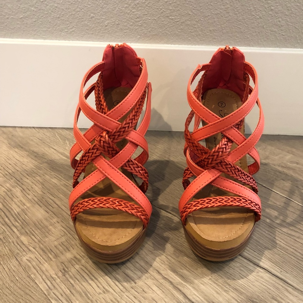 Summertime Wedge - Picture 2 of 4